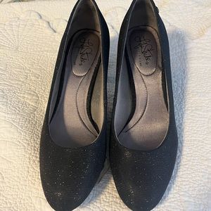 Life Stride black pumps with a bit of sparkle!